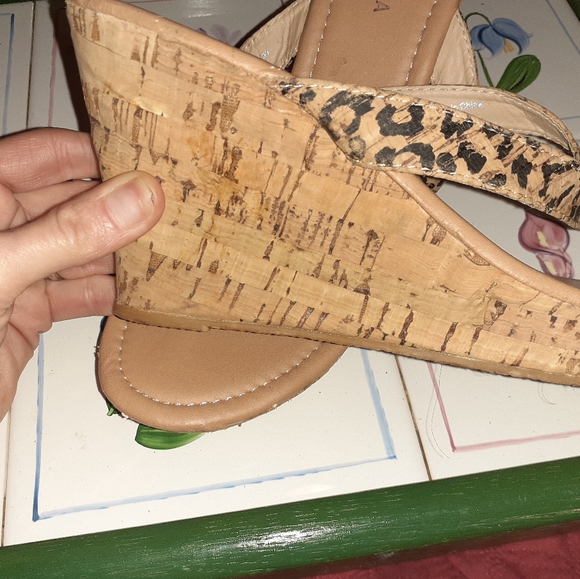 Spirit moda wedge sandals tan with leopard size 8 - Picture 1 of 3